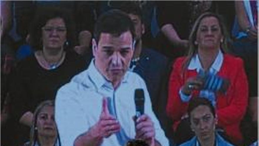 Pedro Sánchez, durant la seva intervenció d&#039;ahir a Mèrida.