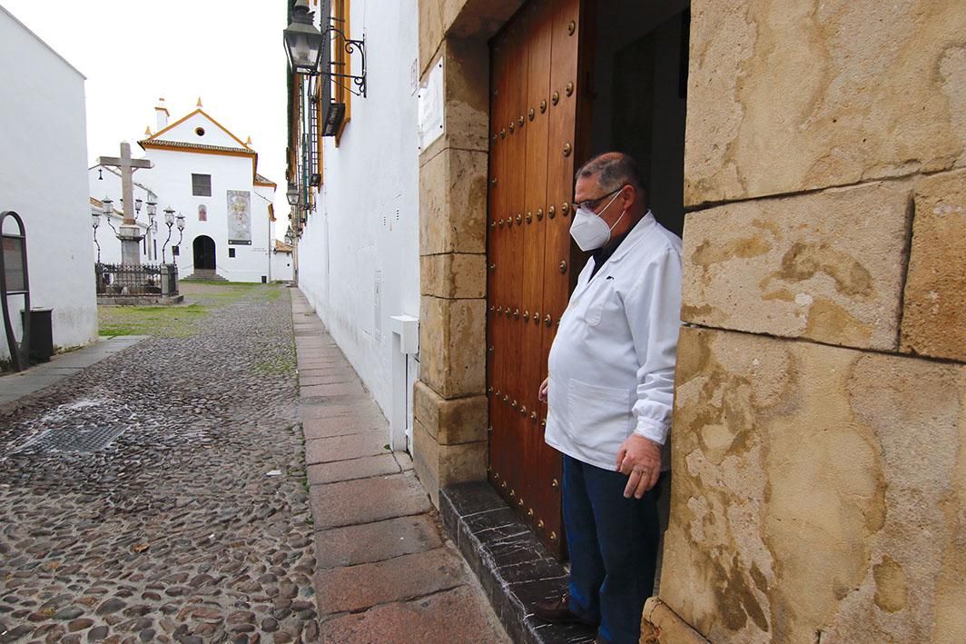 Coronavirus: el silencio en la plaza de Capuchinos un viernes de Dolores