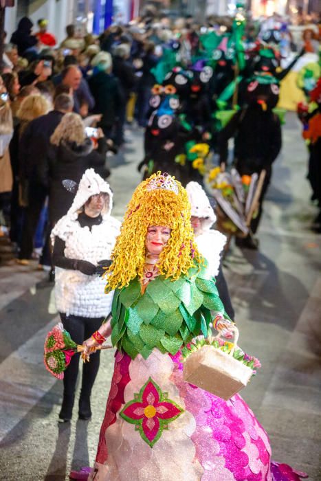 Desfile adulto de los carnavales de Benidorm