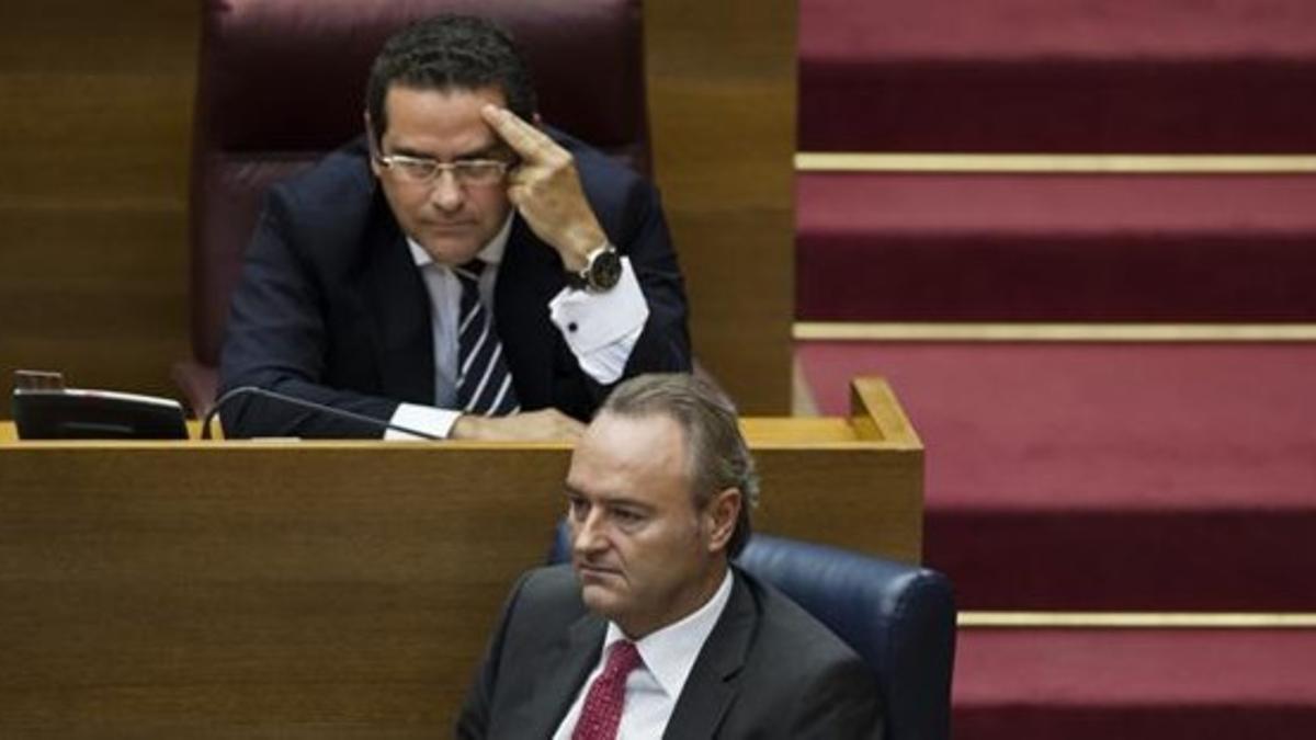 El portavoz del PP en el Parlamento valenciano, Jorge Bellver, y el presidente Alberto Fabra, en una imagen de archivo.