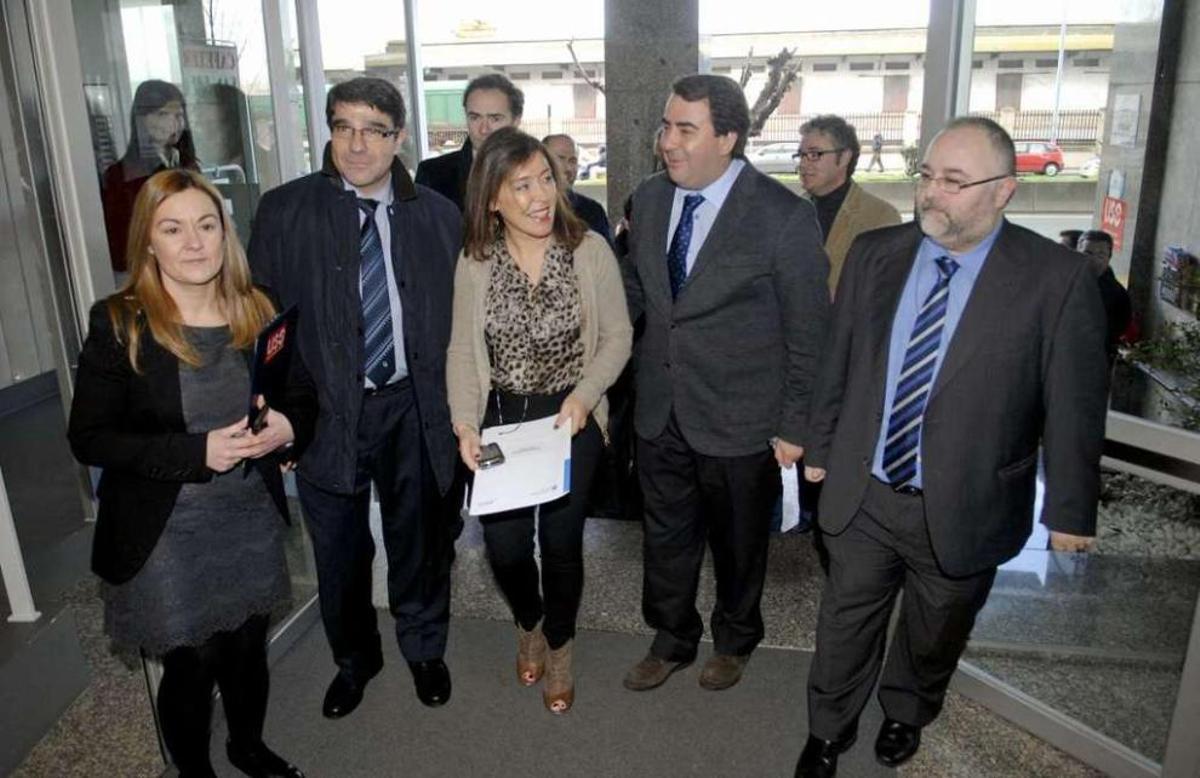 Inauguración, en 2012, del local de USO, con, desde la dcha., Odilo Martiñá, Carlos Negreira y Beatriz Mato. f. martínez