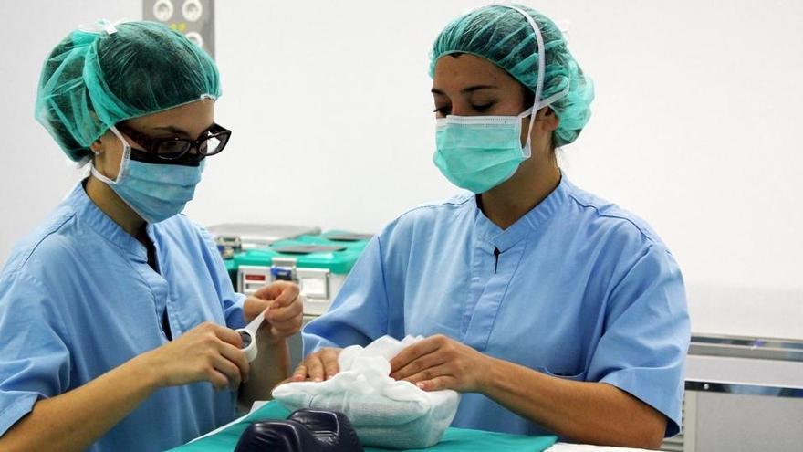 Dos enfermeras en el hospital de Valencia.