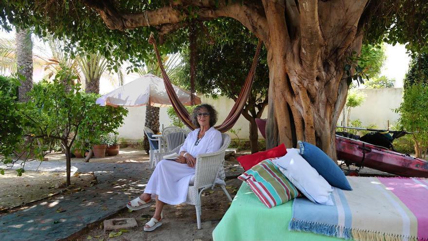 Lola López Mondéjar: junto al árbol de la vida