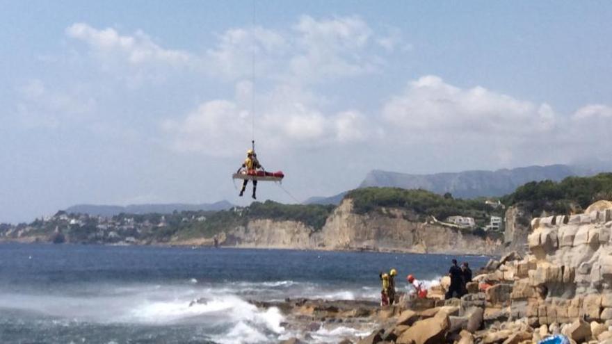 Un bañista de 78 años, herido al caerse en las rocas del Cap Blanc