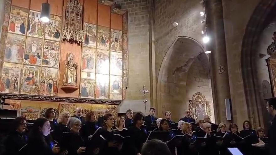 La Coral Polifónica de Ejea ofreció un recital en la iglesia de El Salvador.