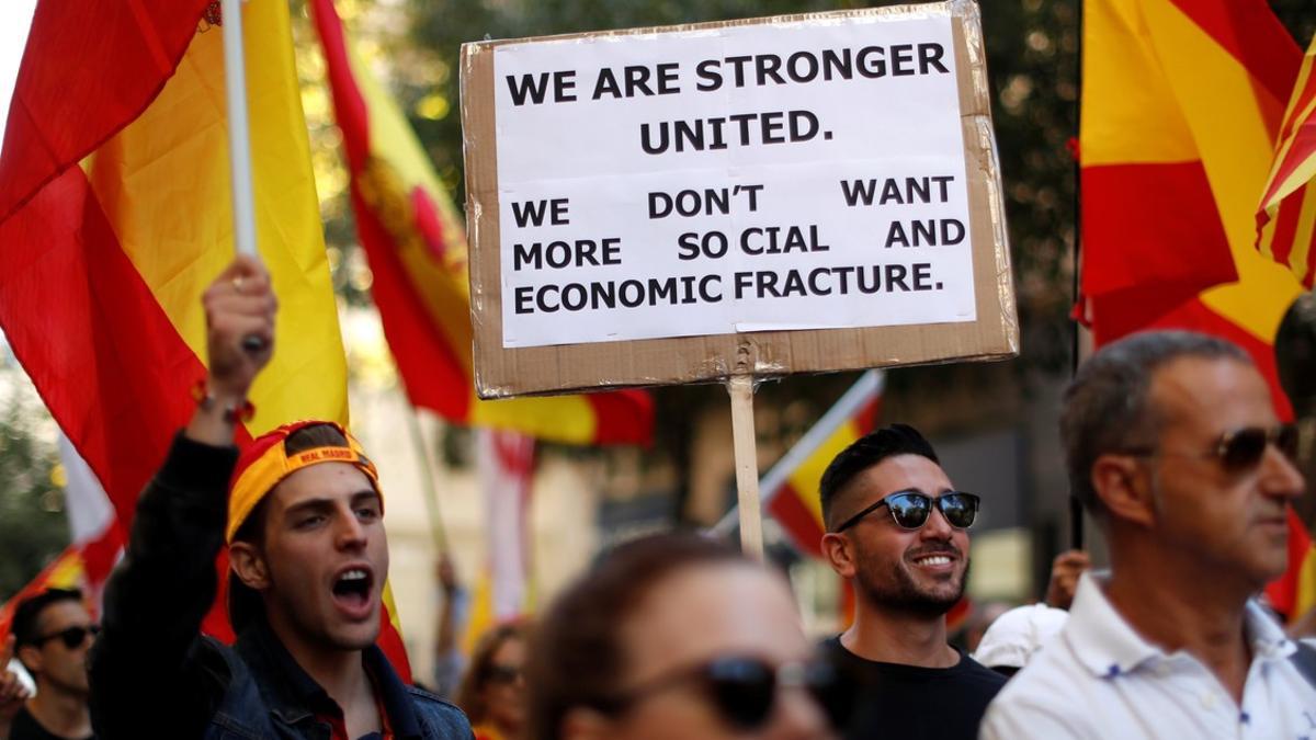 Un asistente a la manifestación de Barcelona