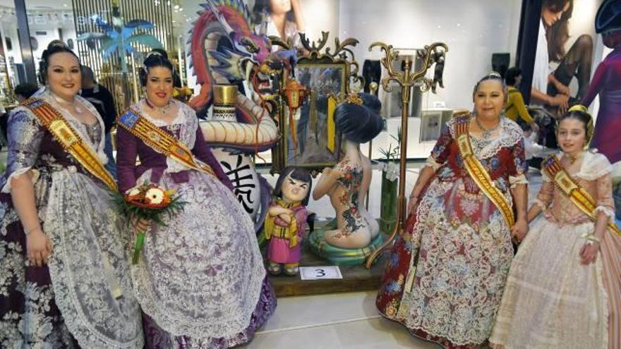 Carcaixent se abre a las fallas