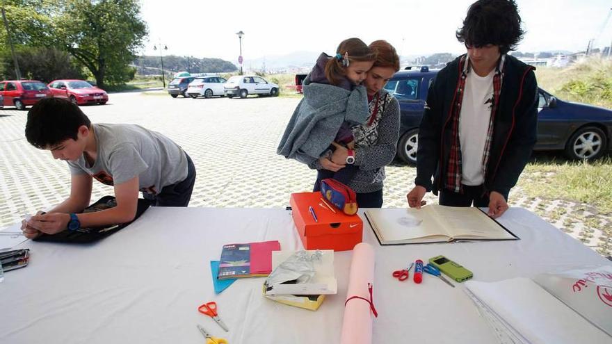 Participantes en uno de los talleres de Mavea.