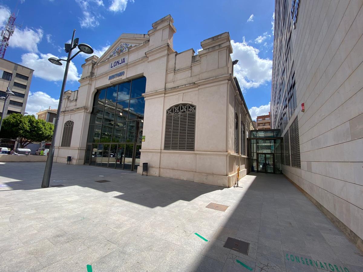 Edificio de La Lonja, que acoge multitud de eventos culturales y sociales