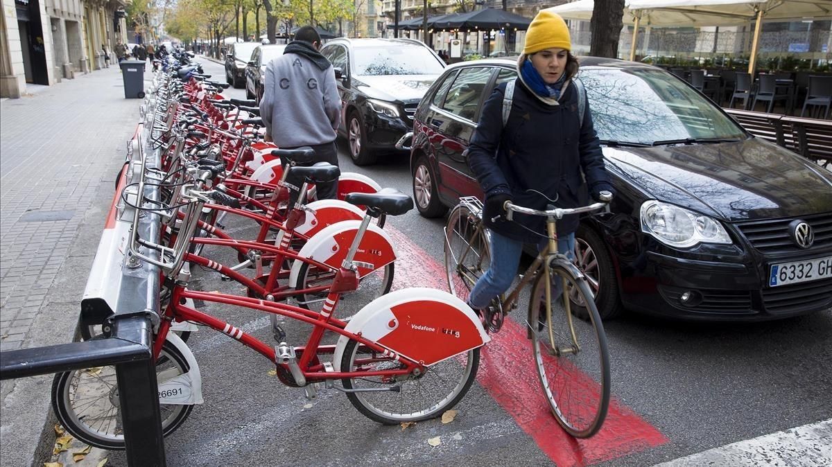 Estación del Bicing en la Rambla de Catalunya.