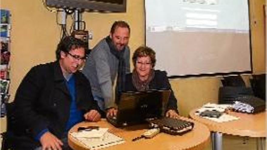 Xevi López, Lluís Barnes i Montserrat Roura presenten l&#039;aplicació Yopp.