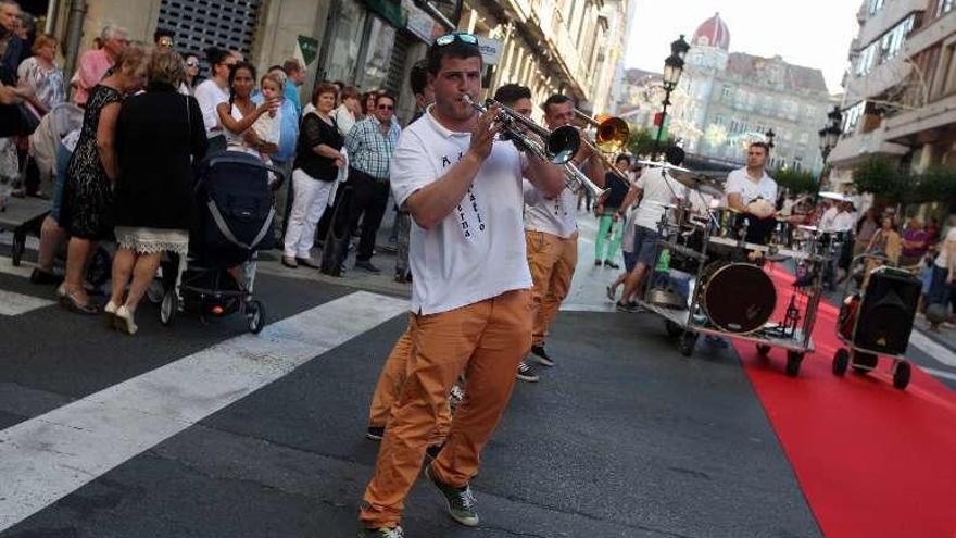 Uno de los pasacalles del San Paio de 2016. // Bernabé/Cris M.V.