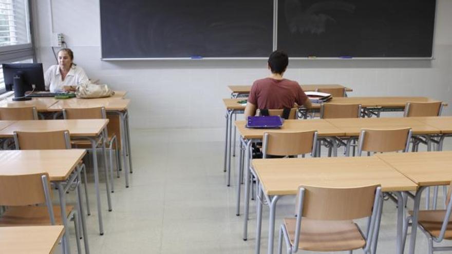 Un aula en Alicante, con un solo alumno