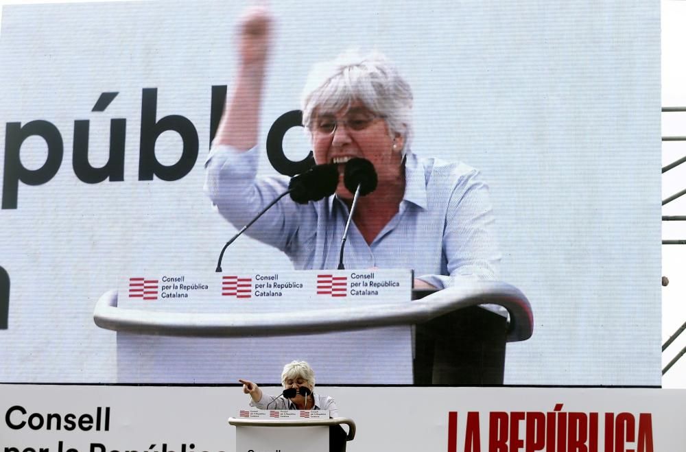 Torra y Puigdemont participan en un acto independentista en Perpiñán.