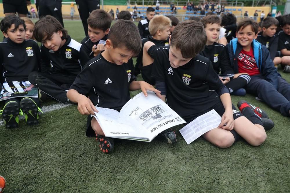 Presentación del álbum de cromos del FC Cartagena