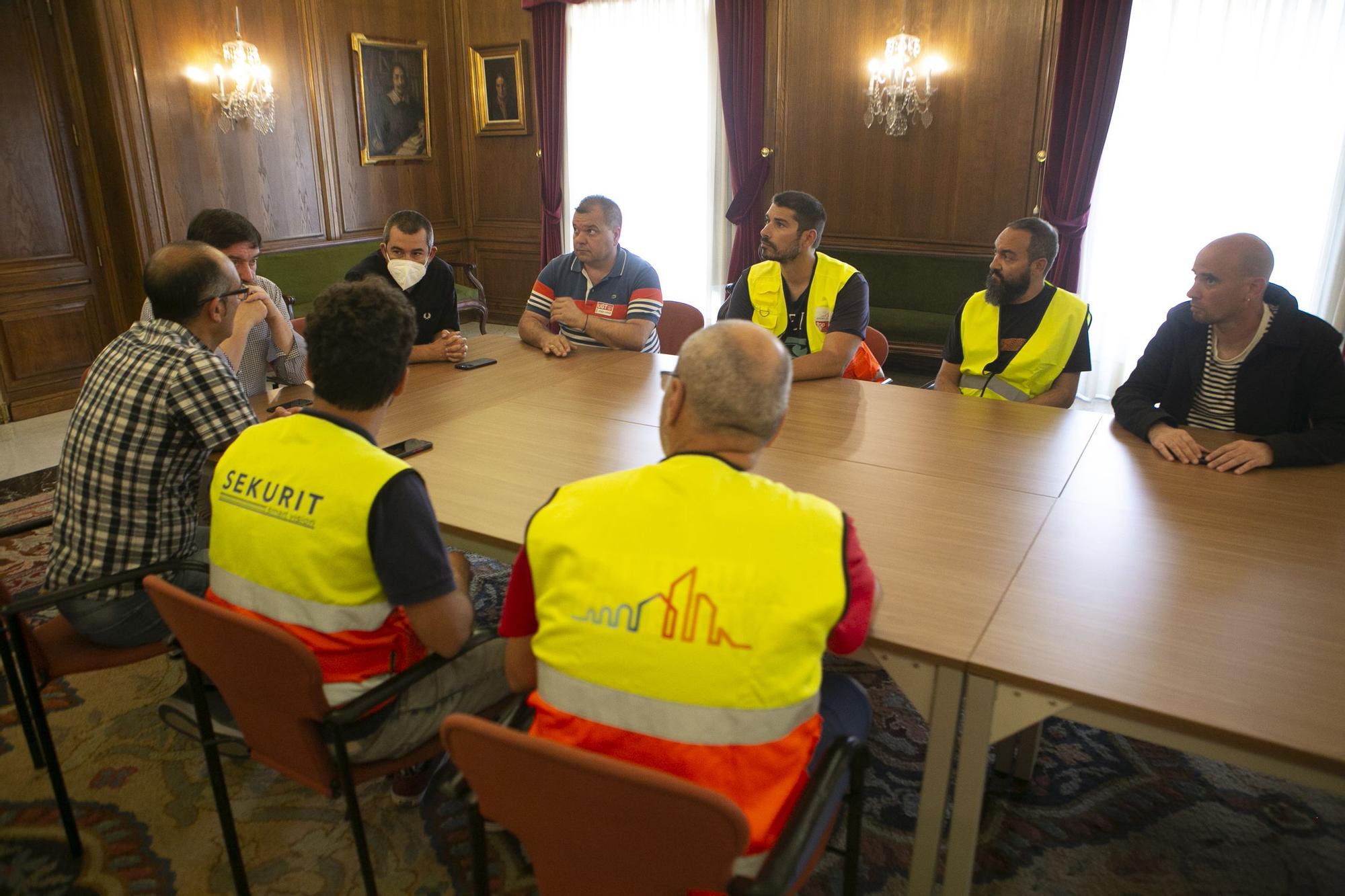 Los trabajadores de Saint-Gobain salen a la calle para frenar los despidos en Avilés