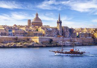 Confinados en Malta 31 estudiantes de Tarragona por un positivo en el avión