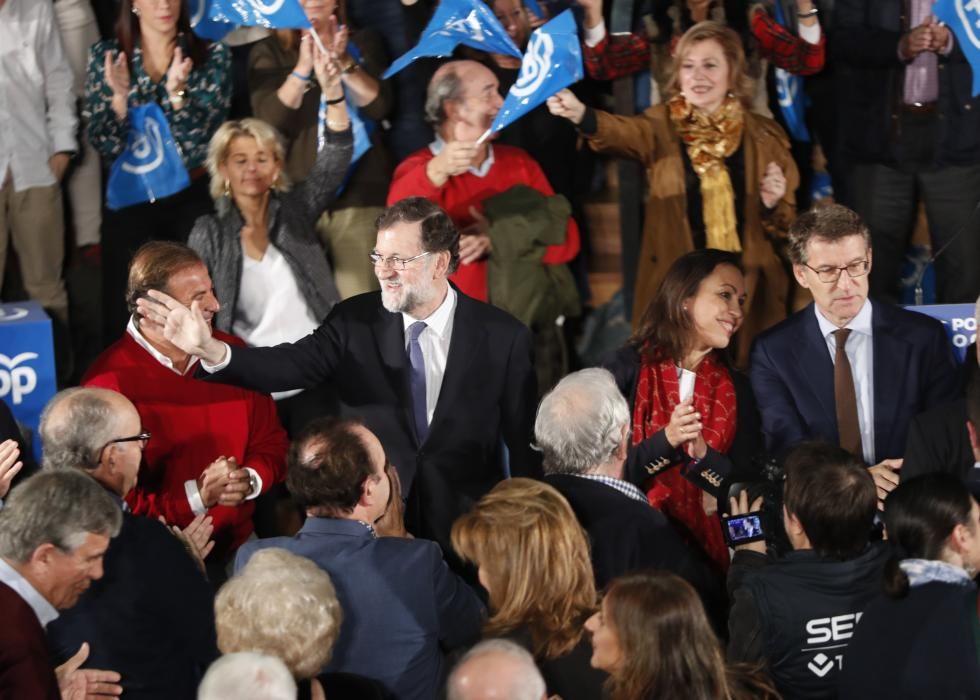 Rajoy compartió escena con Feijóo y otros líderes del PP en el Mar de Vigo