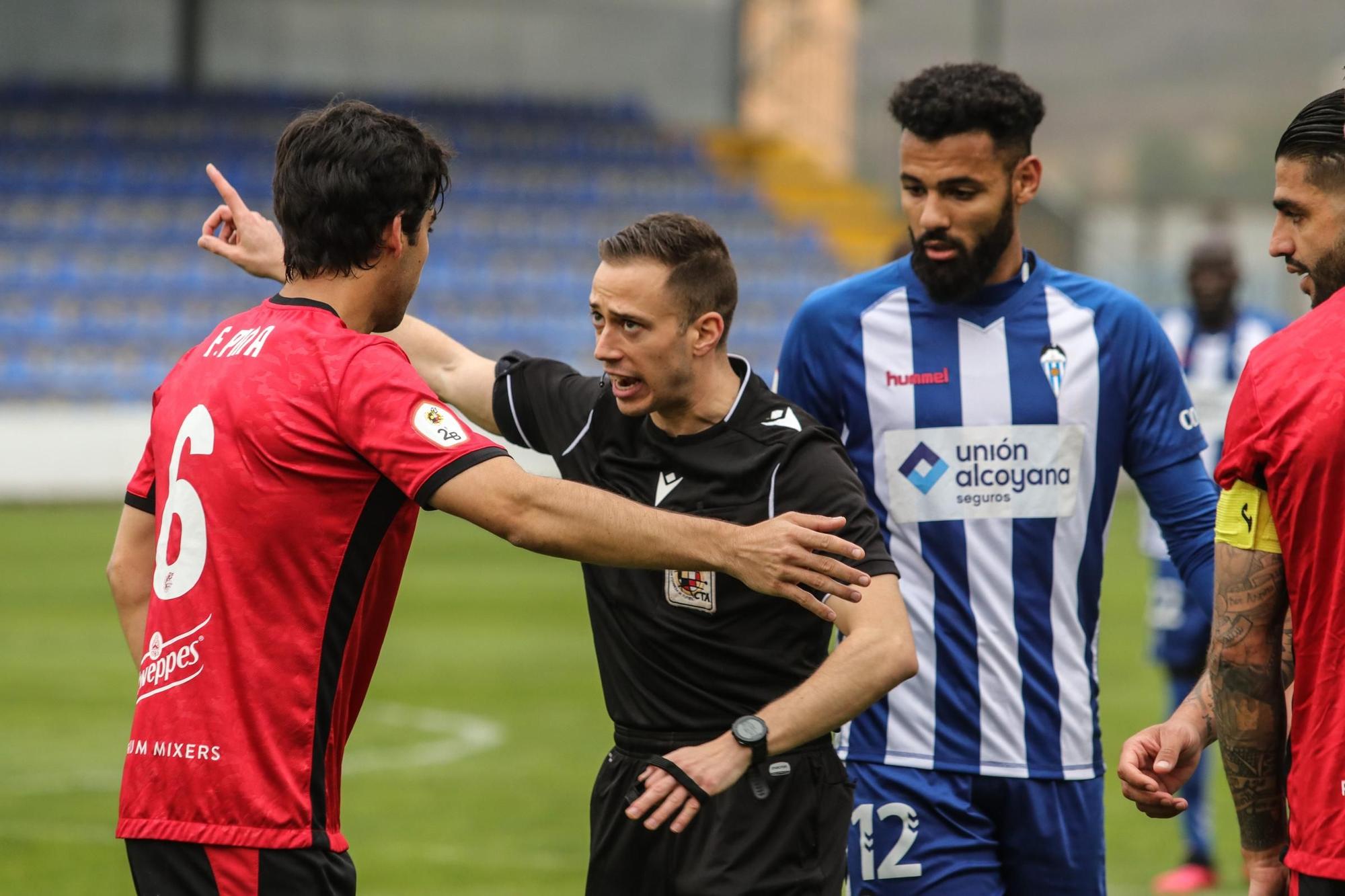 El Alcoyano se lleva los tres puntos ante La Nucía