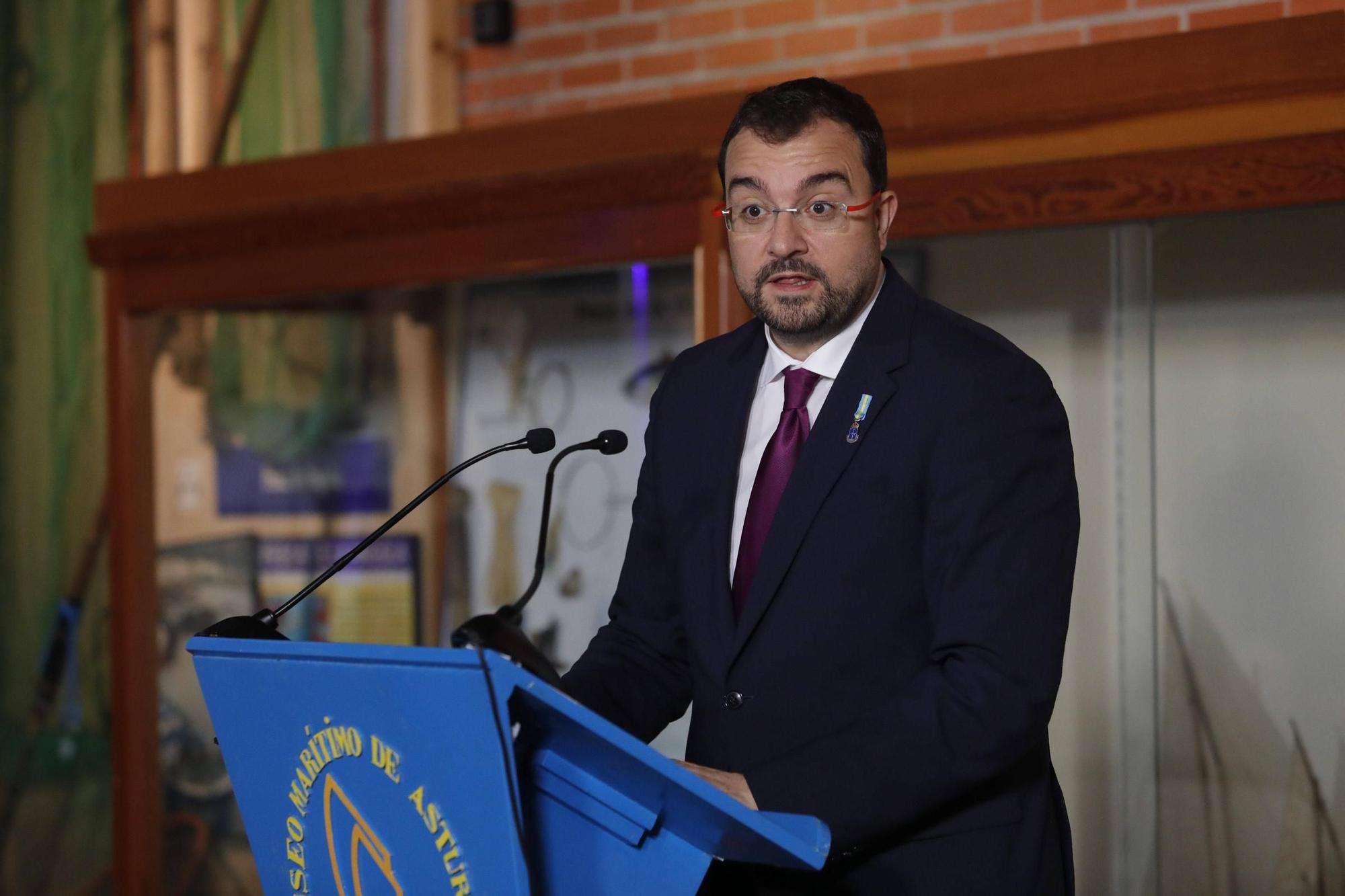 El cardenal Ángel  Fernández Artime recibe el título de Hijo Predilecto de Asturias en Luanco (Gozón)