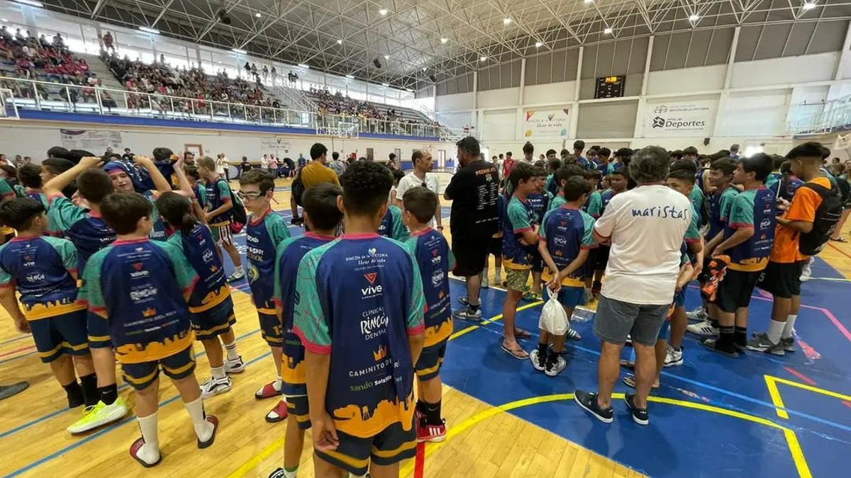 800 jugadores llenaron de baloncesto el Pabellón Rubén Ruzafa.