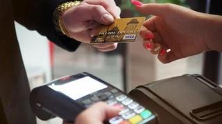 Nuevo aviso de la Guardia Civil para evitar estafas: el gesto con el que debes tener mucho ojo cuando pagues con tarjeta