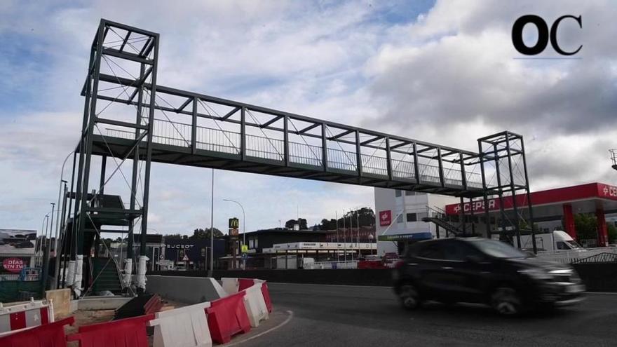 Instalación de las pasarelas peatonales de Perillo, sobre la AC-12