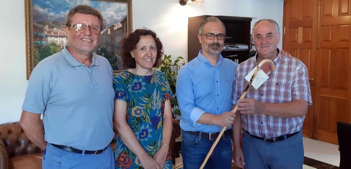 Un bastón de San Juan por su Camino