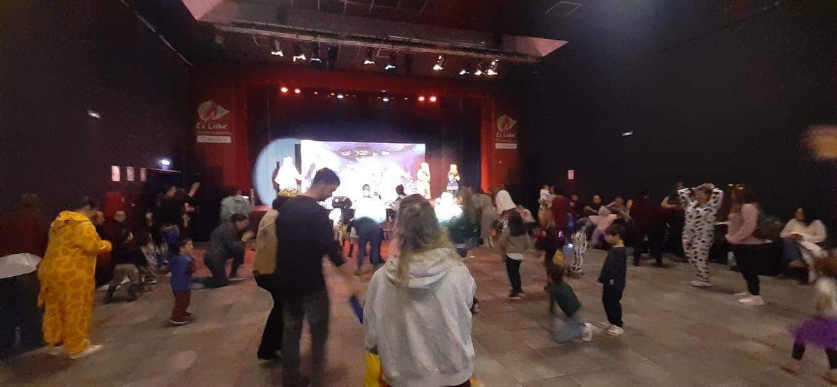 EN IMÁGENES: La animación del lunes de Antroxu en Corvera