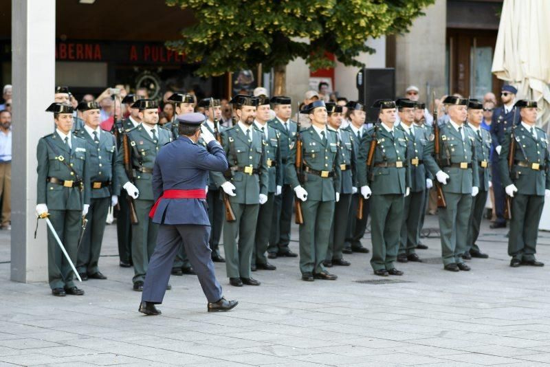 Izado de bandera por el Día de las Fuerzas Armadas