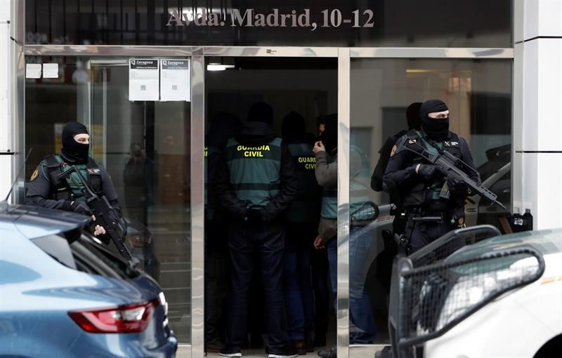 Momento de la detención del marroquí acusado de autoadoctrinamiento y difusión de propaganda yihadista