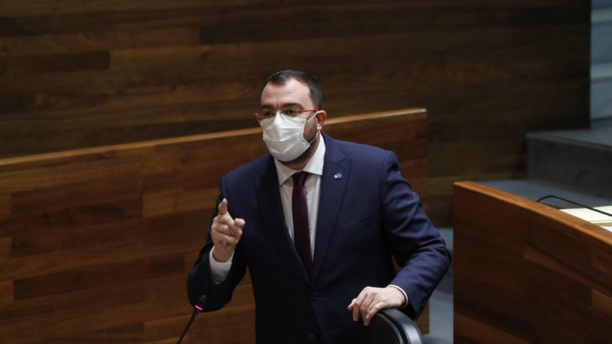 Barbón defiende la &quot;Ley Celaá&quot;: &quot;Impide la discriminación de los alumnos por razones económicas&quot;