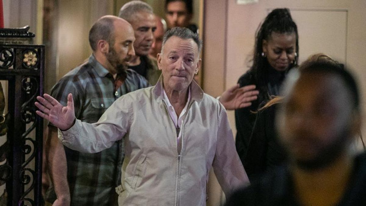 Bruce sale a cenar con Barack y Michelle Obama.