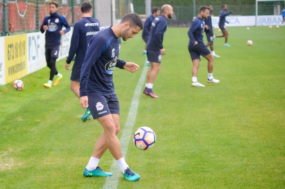 El Deportivo mantiene el planteamiento para el partido en el Camp Nou