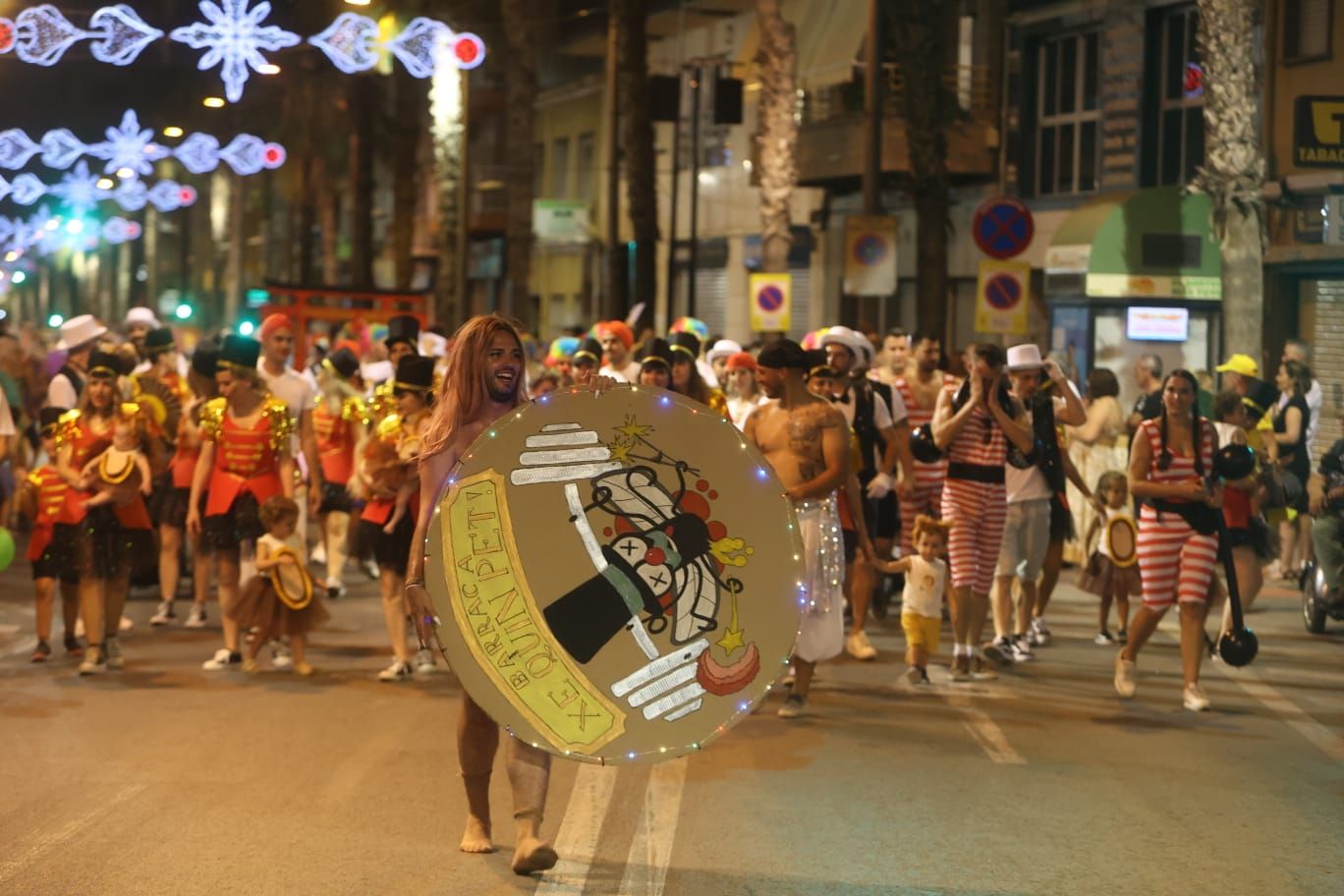 Así ha sido el Desfile del Ninot en San Vicente