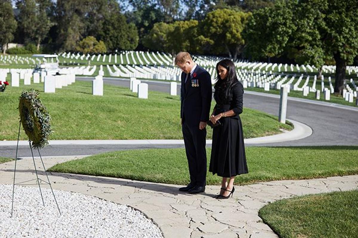 El príncipe Harry y Meghan Markle homenajean a los caídos en Los Ángeles