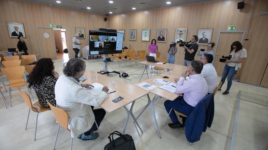 Reunión en el Ayuntamiento de Sant Josep sobre los Apartamentos Don Pepe