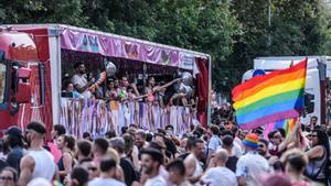El desfile del Pride ocupa el centro de Barcelona