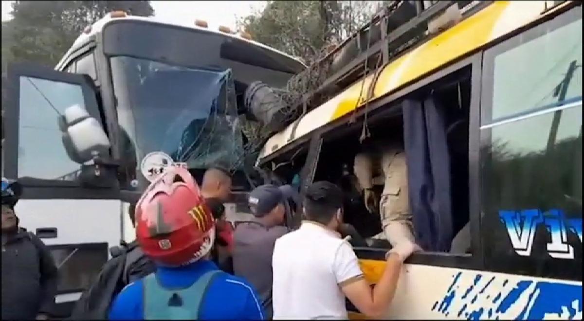 17 muertos y 11 heridos en el choque de dos autobuses en Honduras