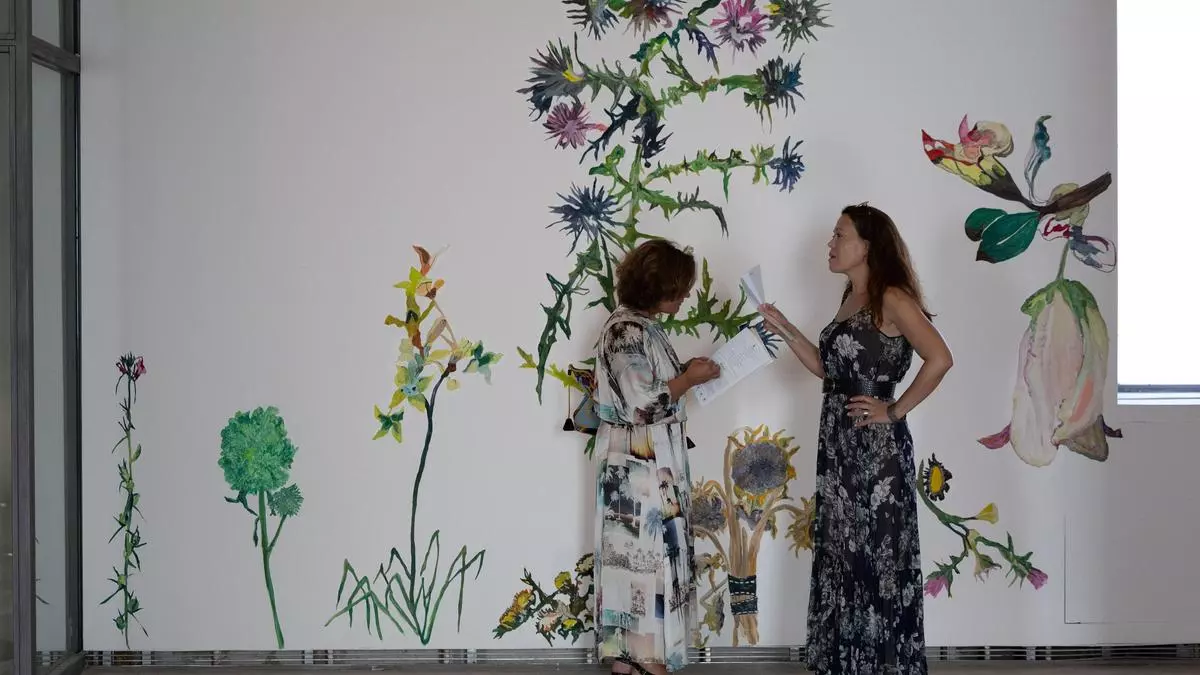 La primavera estalla en el MACE con Santi Moix