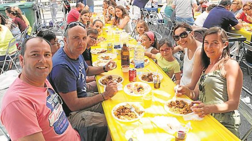 Cita de hermandad de peñas, collas y vecinos