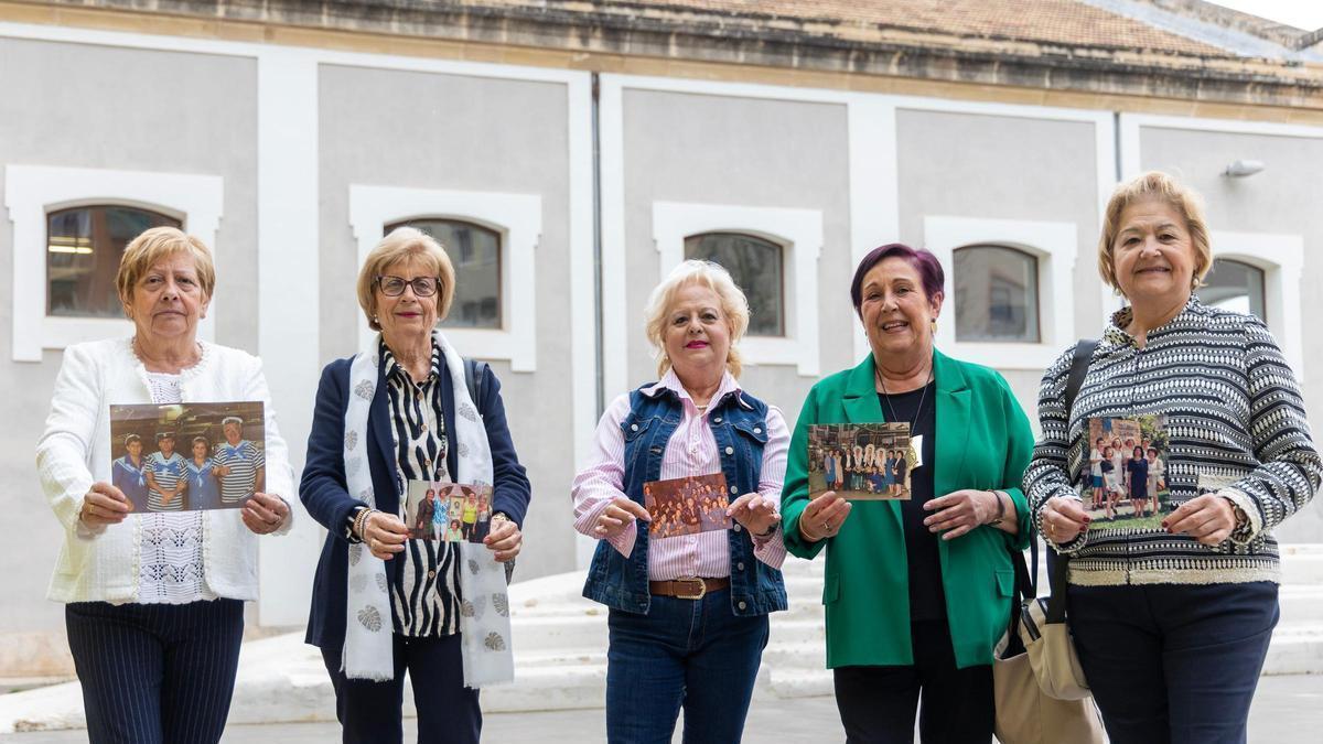 Las cigarreras de Alicante reivindican su historia en el centro cultural que lleva su nombre