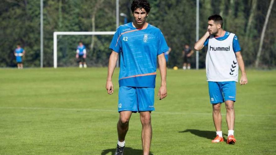 Jaime Serrano, en primer término, y Diegui, ayer en El Requexón.