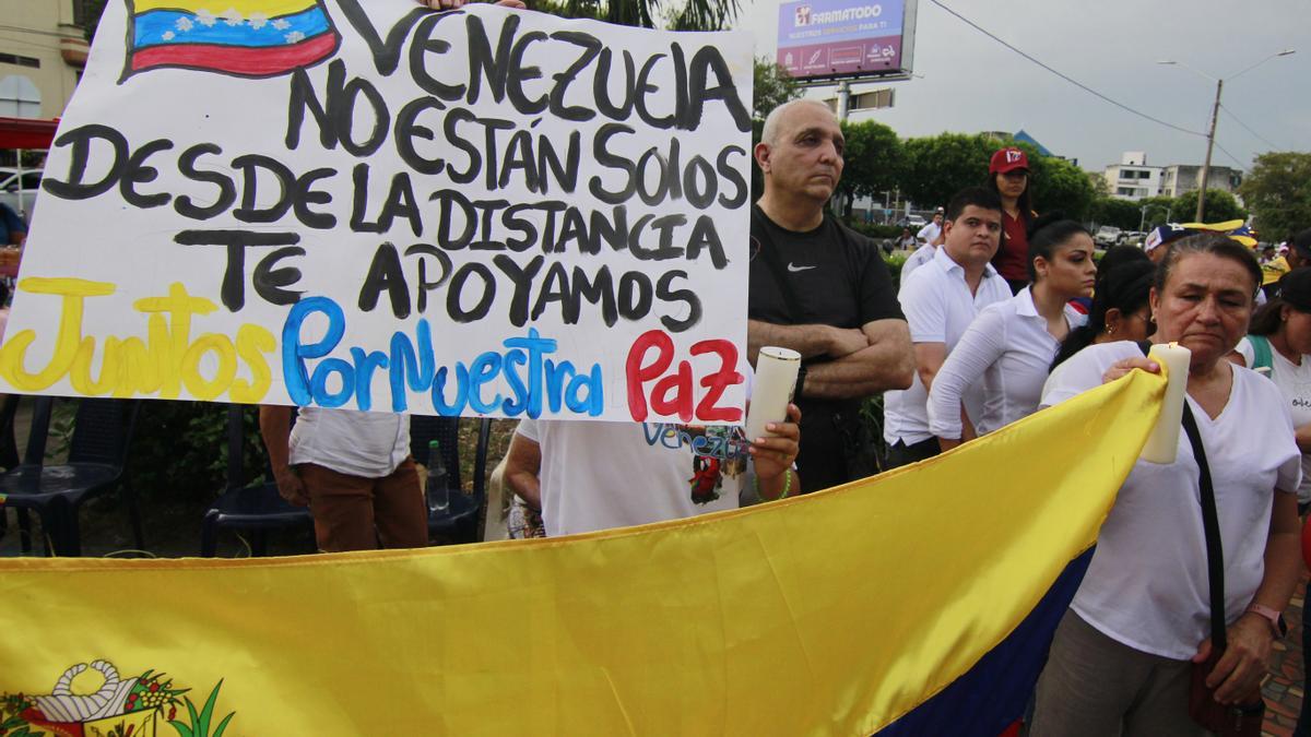 Manifestación en EEUU protestando por la crisis política en Venezuela.