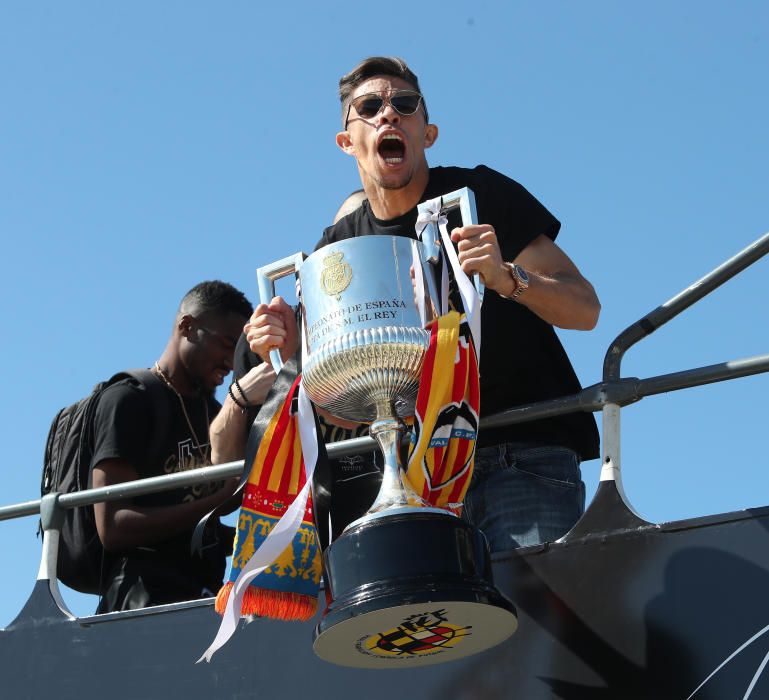 La fiesta del Valencia CF con la afición