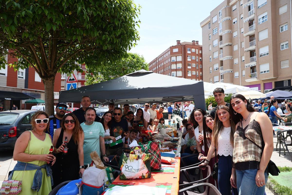 EN IMÁGENES: Villalegre se tira a la calle para cerrar las fiestas del barrio