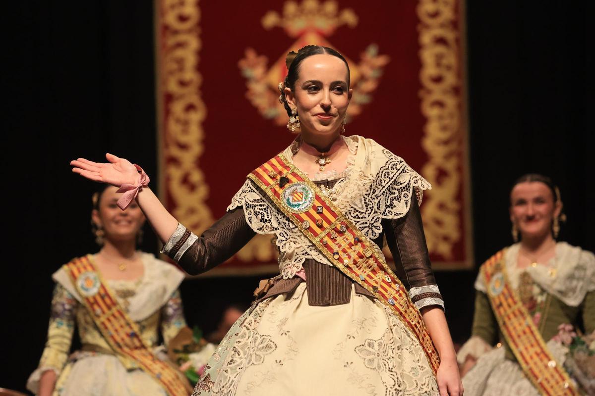 Galeria de fotos de l'homenatge a la reina i dames de les festes del 2025 a Vila-real