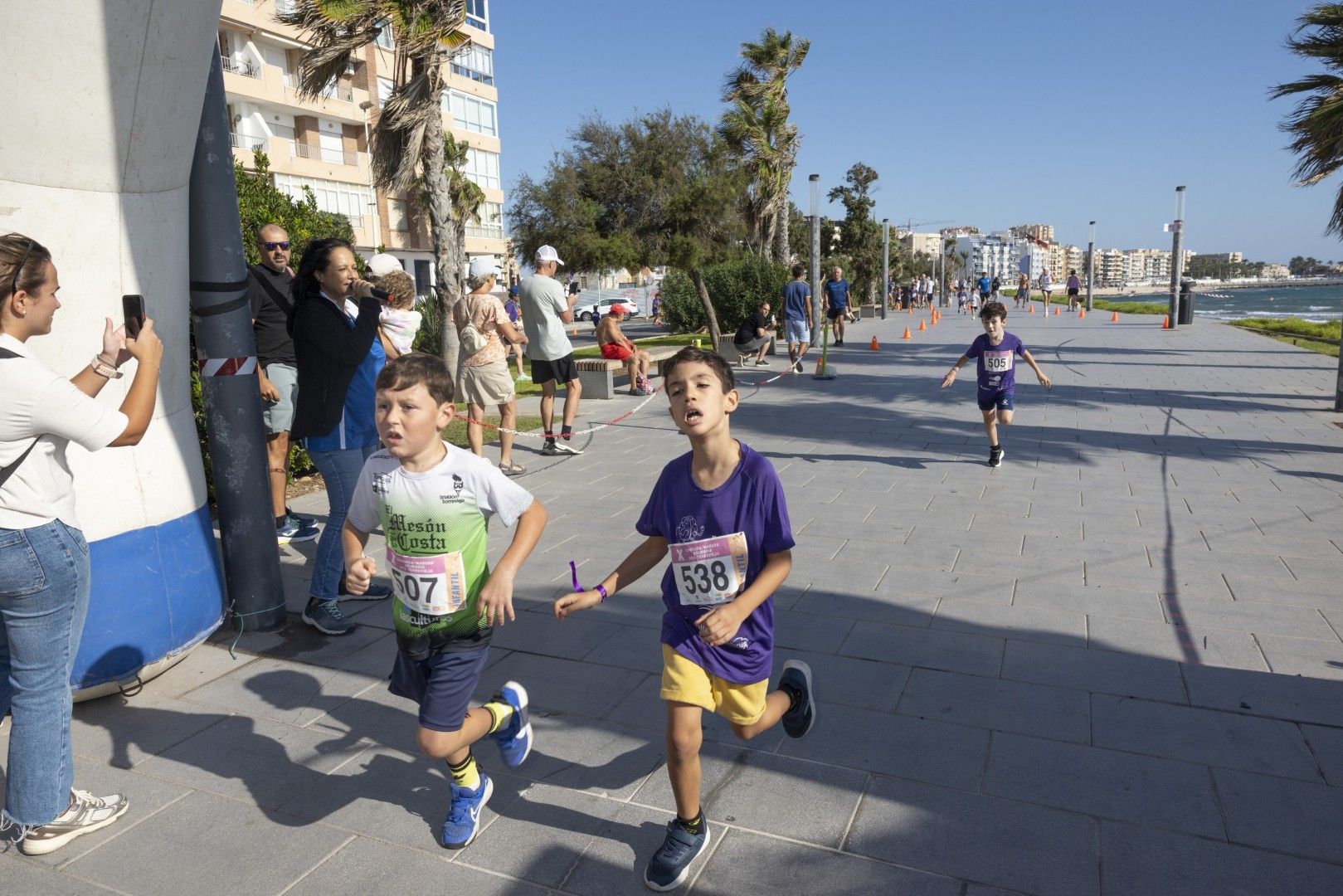 Así fue en imágenes una nueva edición de la carrera solidaria de AFA Torrevieja