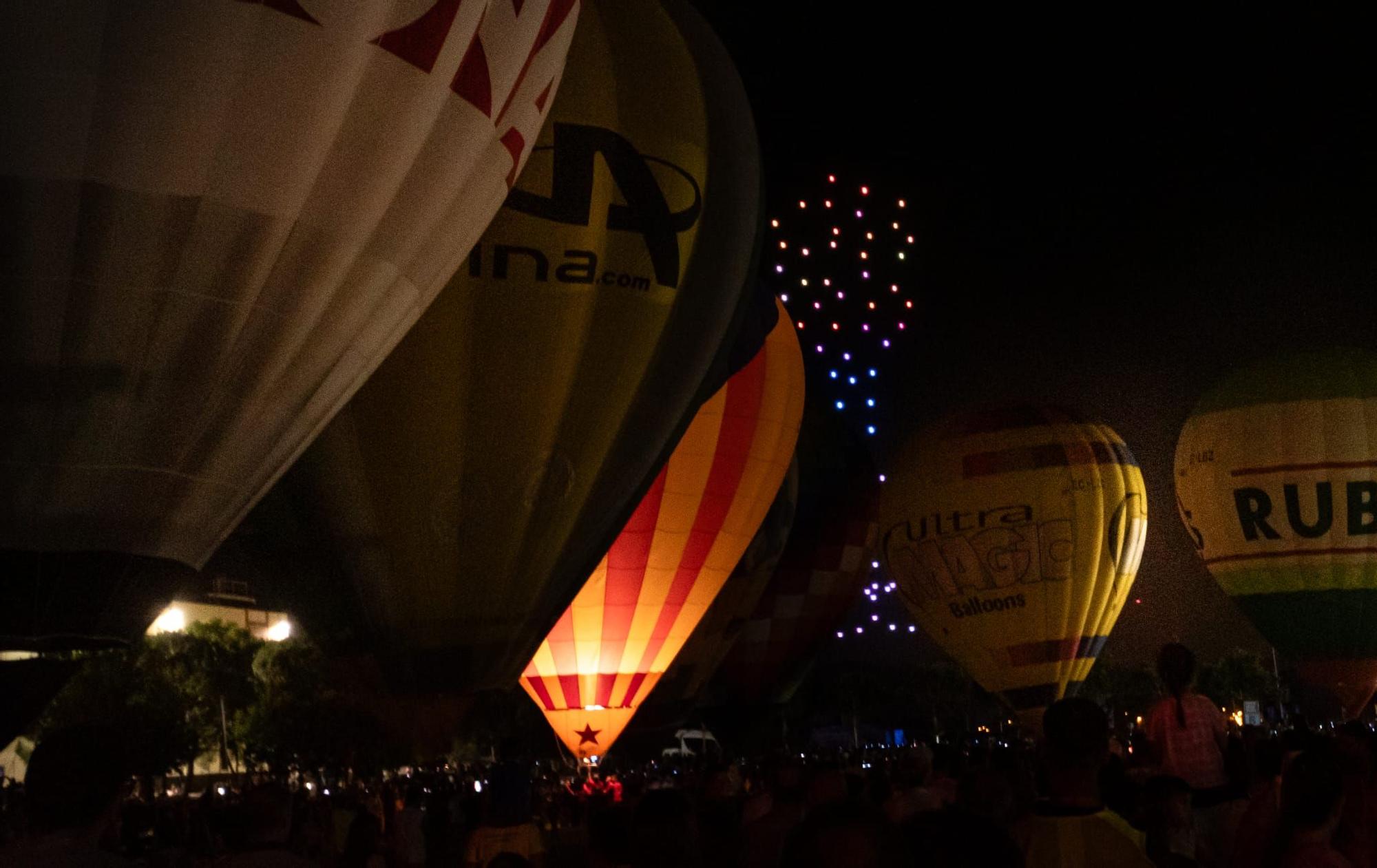 Les millors fotos de la nit de globus European Balloon Festival