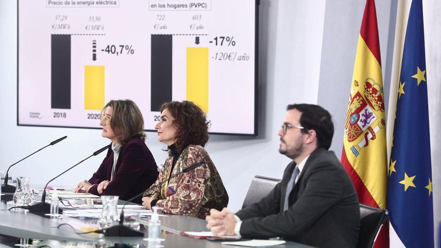 Teresa Ribera, María Jesús Montero y Alberto Garzón en Consejo de Ministros.